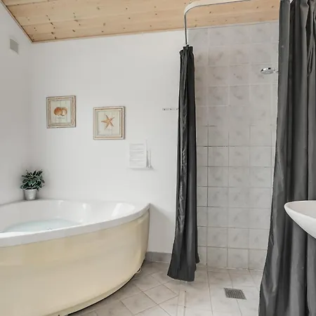 Stunning In With Wifi Grasten